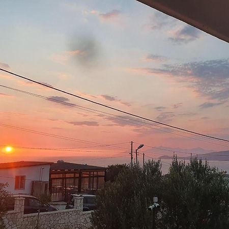 Mihal Suites ساراندا المظهر الخارجي الصورة