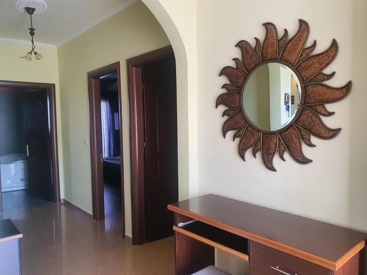 Mihal Suites ساراندا المظهر الخارجي الصورة