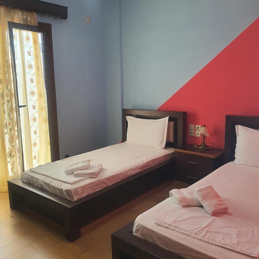 Mihal Suites ساراندا المظهر الخارجي الصورة
