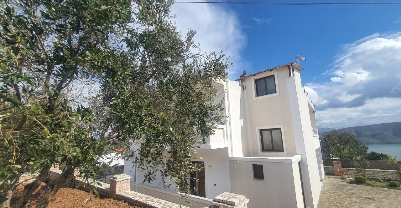 Mihal Suites ساراندا المظهر الخارجي الصورة