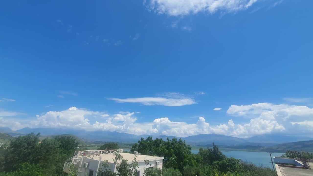Mihal Suites ساراندا المظهر الخارجي الصورة