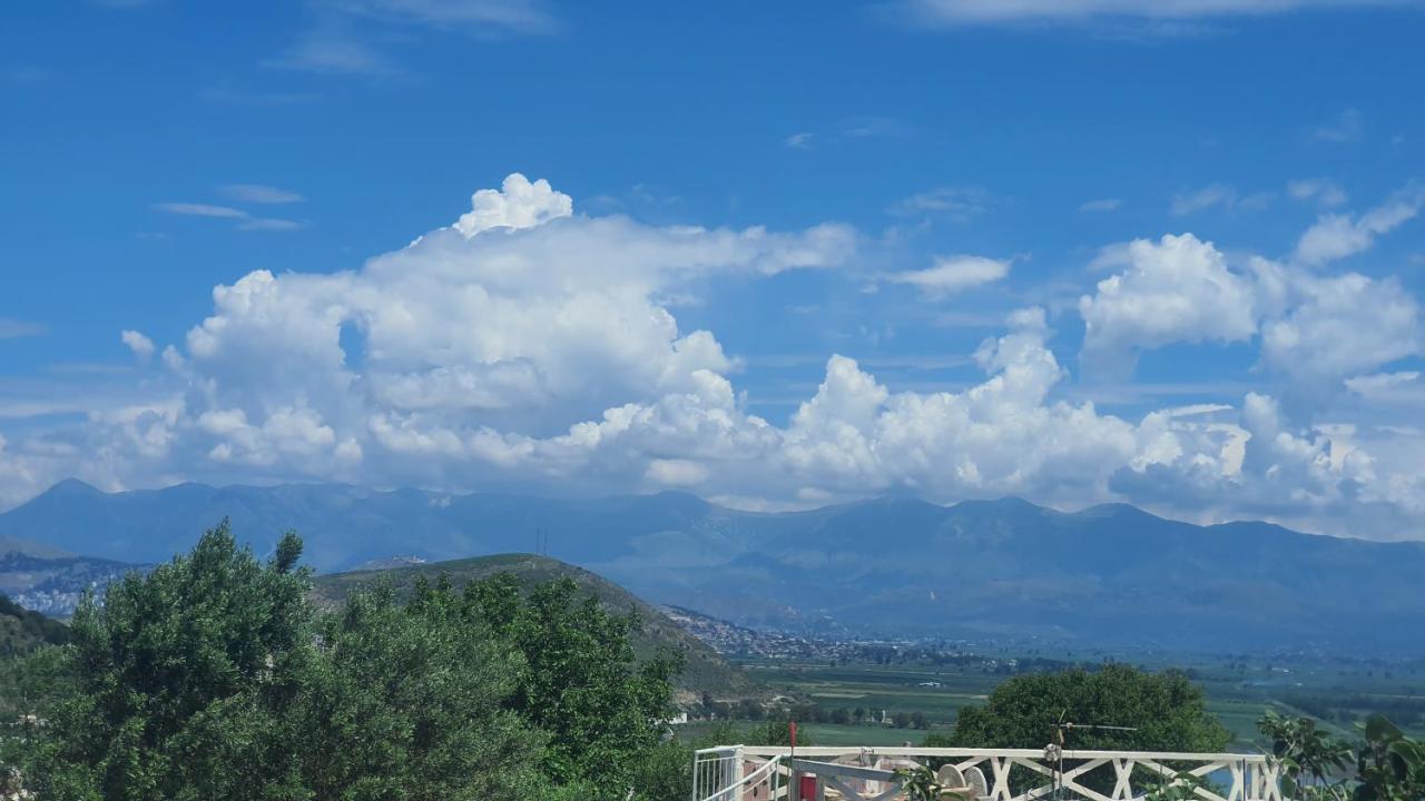 Mihal Suites ساراندا المظهر الخارجي الصورة