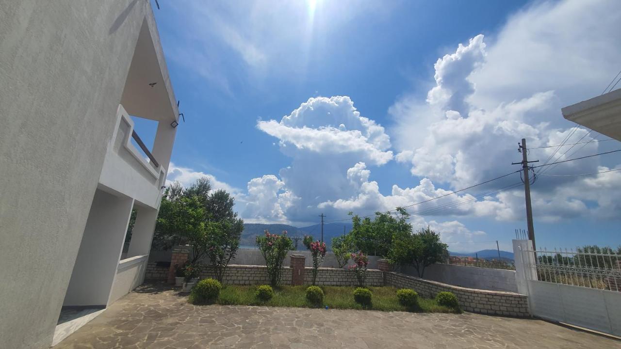 Mihal Suites ساراندا المظهر الخارجي الصورة