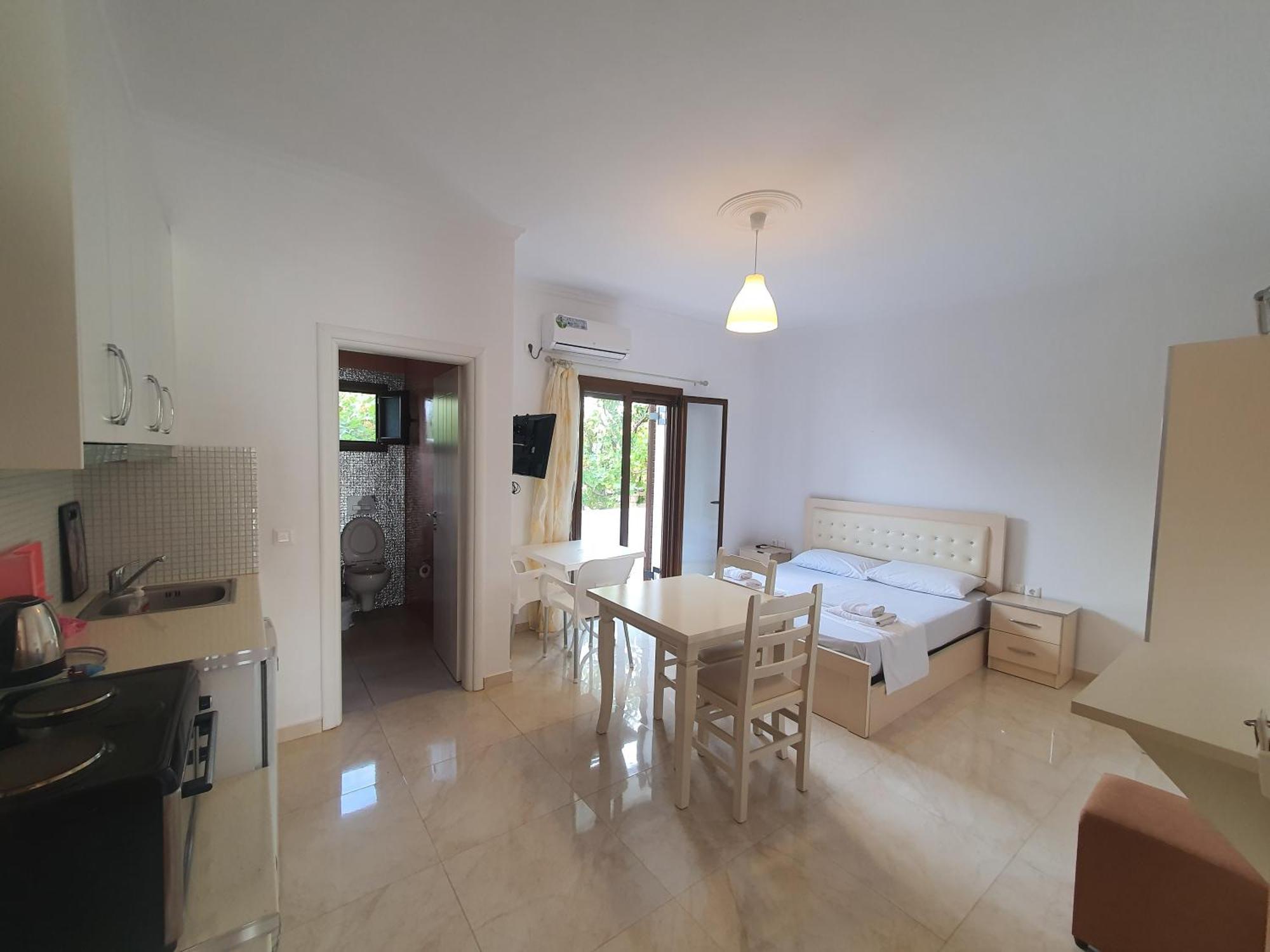 Mihal Suites ساراندا المظهر الخارجي الصورة