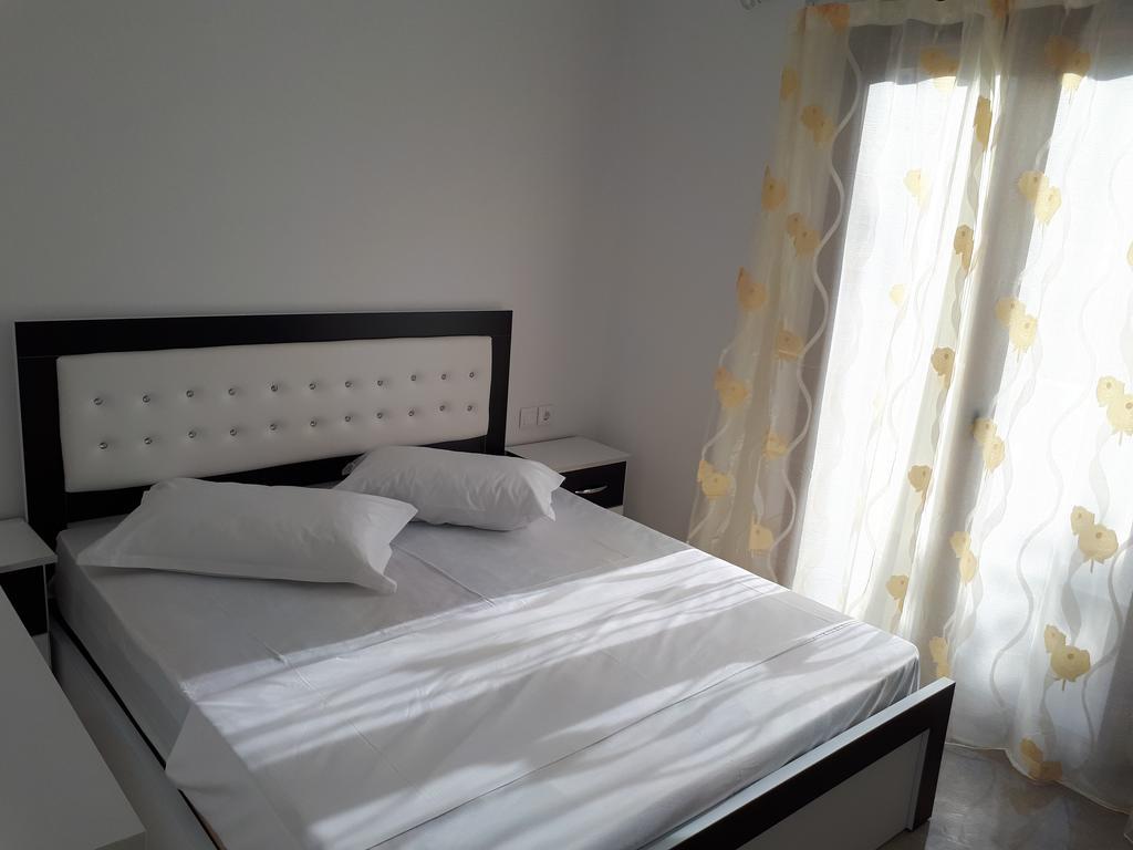 Mihal Suites ساراندا المظهر الخارجي الصورة