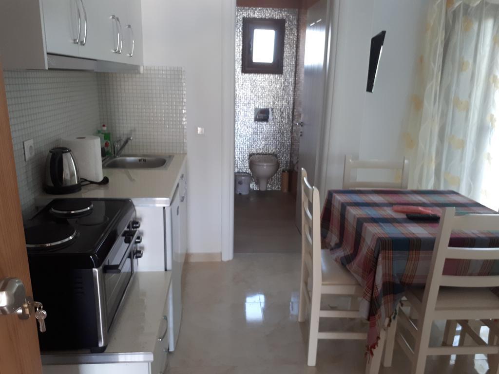 Mihal Suites ساراندا المظهر الخارجي الصورة